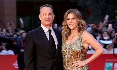 Sao Hollywood bật khóc khi hay tin vợ chồng Tom Hanks nhiễm Covid-19