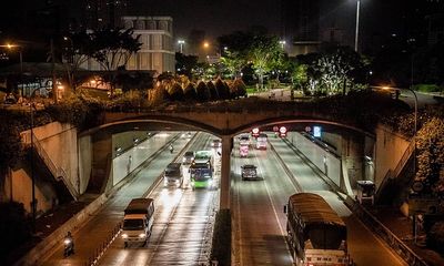 Không bật đèn chiếu sáng khi đi qua hầm đường bộ, người điều khiển ô tô bị phạt 1,2 triệu đồng