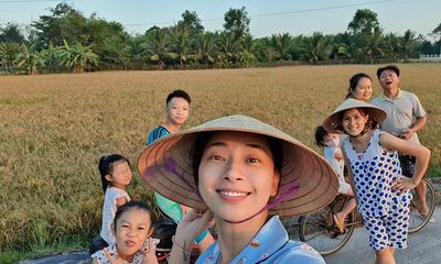 Muôn kiểu sao Việt về quê tránh dịch: Đả nữ Ngô Thanh Vân đi chăn vịt, H’Hen Niê ở nhà trông cháu