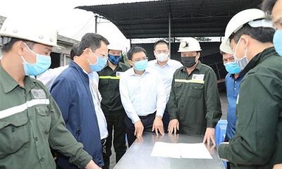 Cứu hộ 6 công nhân mắc kẹt do tụt lò than ở Quảng Ninh