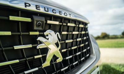 Bảng giá xe Peugeot mới nhất tháng 4/2020: Traveller Premium niêm yết 2,249 tỷ, khuyến mãi 50 triệu đồng