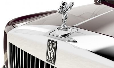 Bảng giá xe Rolls Royce mới nhất tháng 4/2020: “Gã quý tộc” Phantom EWB niêm yết hơn 54 tỷ đồng