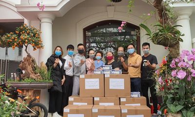 Tuấn Hưng tặng 20.000 khẩu trang cho Bệnh viện Bệnh Nhiệt đới Trung ương