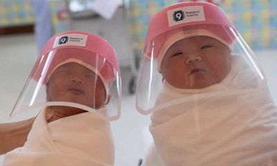 Chào đời giữa dịch Covid-19, trẻ sơ sinh Thái Lan được bảo vệ cẩn thận