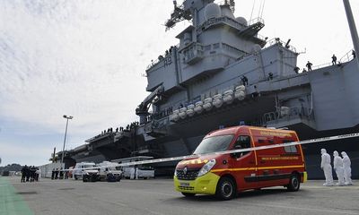 Gần 700 thủy thủ trên tàu sân bay Pháp nhiễm Covid-19