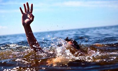 Kịp thời cứu hai cô gái đuối nước khi đi tắm biển ở Nghệ An
