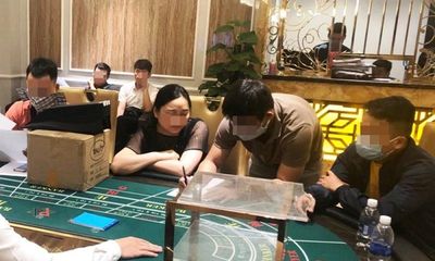 Bắt quả tang nhiều người nước ngoài đánh bạc trong biệt thự hạng sang ở Đà Nẵng
