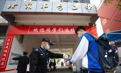 Trung Quốc: 49.000 học sinh lớp 12 ở Bắc Kinh quay trở lại trường học