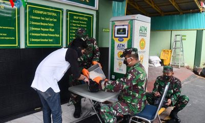 Indonesia dồn tiền lắp ATM gạo giúp người nghèo vượt qua đại dịch Covid-19
