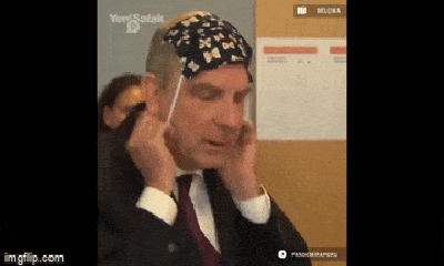 Video: Phó Thủ tướng Bỉ chật vật vì không biết đeo khẩu trang đúng cách