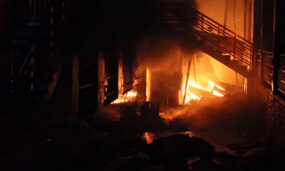 Cháy lớn tại khu vực chứa rác thải ở Biên Hòa, 6 nhà dân bị ảnh hưởng