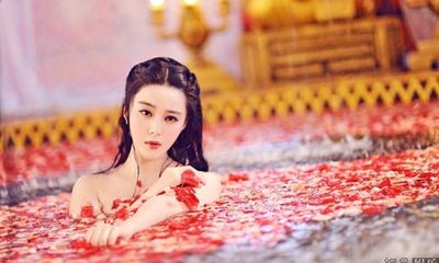 Sự thật sau những cảnh tắm thần tiên, mờ ảo, đẹp lung linh của mỹ nhân Hoa ngữ