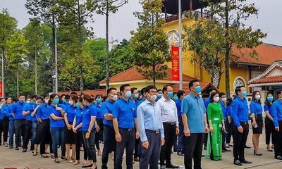Đoàn thanh niên hội Luật gia Việt Nam viếng Lăng Chủ tịch Hồ Chí Minh