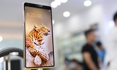 CEO Nguyễn Tử Quảng lên tiếng về tranh cãi Bphone B86 là smartphone không có phím bấm