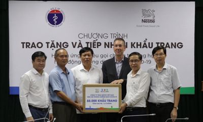Nestlé Việt Nam ủng hộ Bộ Y tế 88.000 khẩu trang cho hoạt động chống COVID-19 