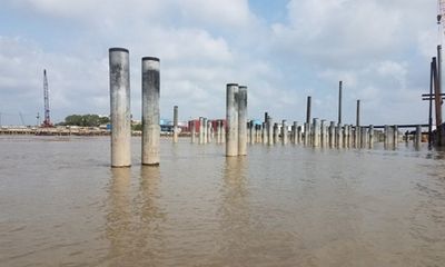 Chủ tịch UBND TP.HCM: Xử lý nghiêm công trình cầu cảng không phép ở sông Sài Gòn