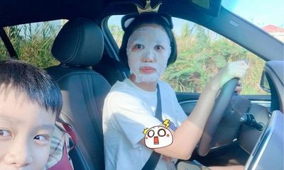 Tin tức giải trí mới nhất ngày 5/6/2020: Phì cười với ảnh Ốc Thanh Vân đắp mặt nạ khi chở con đi học