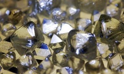Kim cương tồn kho hàng tỷ USD, nhà buôn đau đầu
