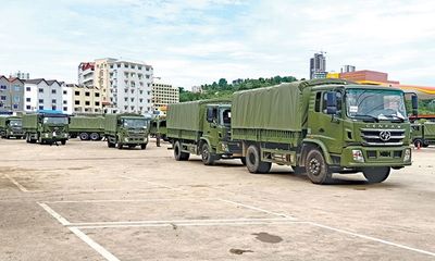 Trung Quốc tặng hơn 200 xe tải quân sự giúp Campuchia củng cố an ninh quốc phòng 