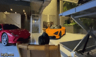 Video: Choáng ngợp với garage sang chảnh như showroom siêu xe ngay trong biệt thự của Cường Đô La