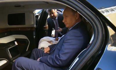 Đoạn video 16 giây hé lộ cách tổng thống Putin được bảo vệ trước đại dịch Covid-19