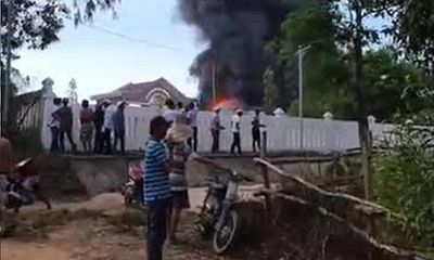 Quảng Ngãi: Cháy lớn tại kho sản xuất mui nệm
