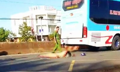 Tin tai nạn giao thông mới nhất ngày 5/7: Nữ công nhân chết thảm dưới gầm xe khách