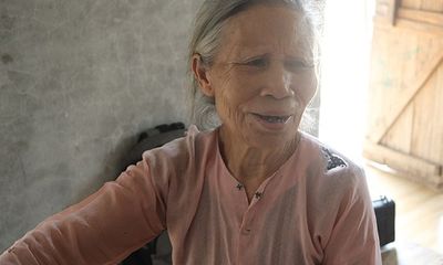 Tận cùng khốn khổ, bà ngoại gần 80 tuổi nuôi đàn cháu mồ côi cha mẹ
