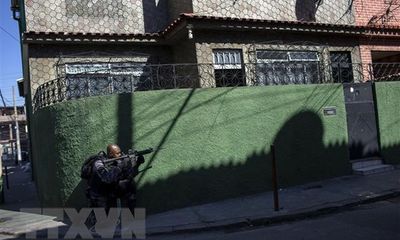 Đánh sập tường nhà giam bằng thuốc nổ, gần 30 tù nhân nguy hiểm Brazil vượt ngục