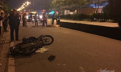 Tin tai nạn giao thông mới nhất ngày 11/7/2020: Xe máy tông gãy biển báo, nam sinh viên tử vong