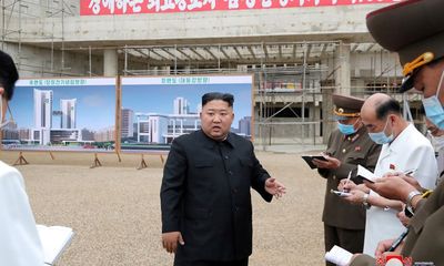 Xây dựng bệnh viện không cẩn thận, hàng loạt quan chức bị ông Kim Jong-un sa thải