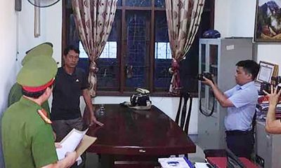 Khám xét khẩn cấp nơi làm việc một cán bộ của Ban Dân tộc tỉnh Nghệ An