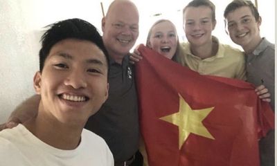 Chùm ảnh: Đoàn Văn Hậu về Việt Nam trên chuyến bay từ Pháp, chuẩn bị cách ly 14 ngày