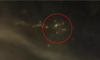 Xuất hiện quầng sáng kỳ lạ nghi UFO trên bầu trời Trung Quốc khiến truyền thông dậy sóng