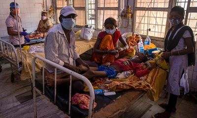 Bệnh viện Ấn Độ 'gồng mình' chữa trị cho bệnh nhân khi chỉ còn duy nhất một bác sĩ giữa bão dịch Covid-19