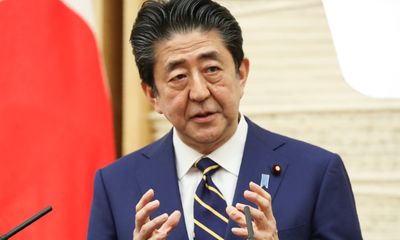Thủ tướng Nhật Bản lại đến bệnh viện, gia tăng lo ngại về tình trạng sức khỏe