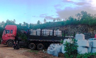 Vụ hàng chục tấn chất thải được chở từ Ninh Bình đổ vào Thanh Hoá: Đã xác định được chủng loại