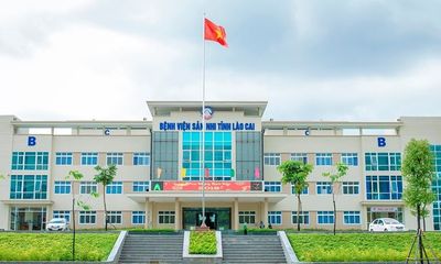 Lào Cai: Bệnh viện Sản Nhi cấp giấy khám sức khỏe từ… phòng bảo vệ