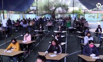 Thí sinh thi trường sư phạm ở Mexico và chiêu gian lận “có một không hai”