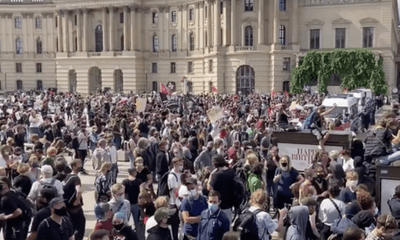 Cảnh sát Đức bắt 300 người, giải tán đám đông biểu tình ở Thủ đô Berlin