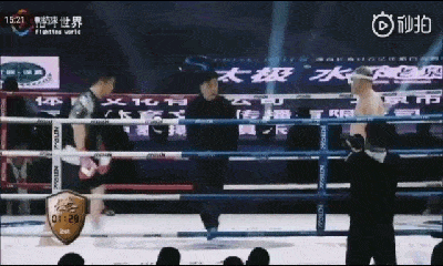Video: Một cú huých khuỷu tay, võ sĩ Từ Hiểu Đông khiến cao thủ 