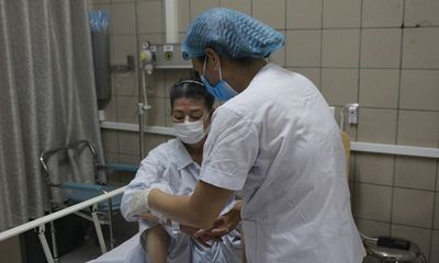 Thêm bệnh nhân khám bệnh sau khi ăn pate Minh Chay, người được tiêm thuốc 8000 USD vẫn phải thở máy