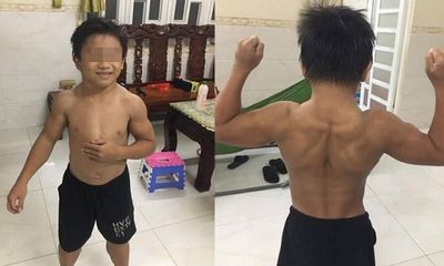Mới 10 tuổi đã có cơ bắp cuồn cuộn, cậu bé Việt Nam lên báo nước ngoài