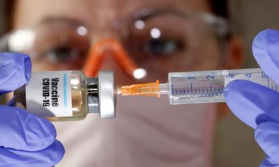 Mỹ hối thúc cấp phép cho vaccine COVID-19 trước ngày bầu cử