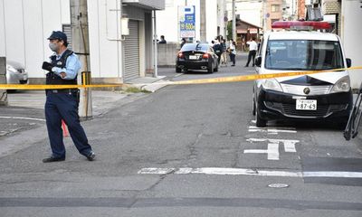 Mẹ ở Nhật bỏ 2 con trên ôtô đến chết vì mải đi bar