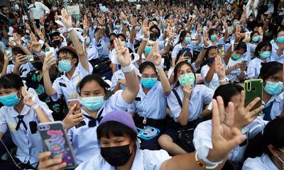 Hàng trăm học sinh, sinh viên Thái Lan ra đường biểu tình đòi cải sách giáo dục 