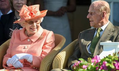 Kết hôn với Nữ hoàng hơn 70 năm, tại sao Hoàng thân Phillip chưa từng được gọi là Vua?