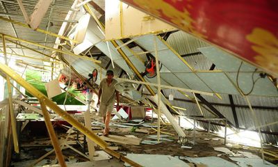 Bão số 5 đổ bộ khiến 22.000 nhà dân tốc mái, 110 người bị thương