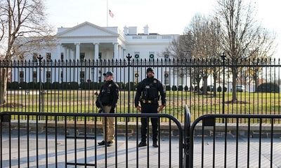 Mỹ bắt nữ nghi phạm gửi phong thư chứa chất kịch độc tới Nhà Trắng