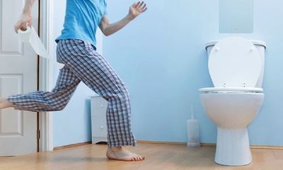4 thói quen xấu trong nhà vệ sinh làm giảm tuổi thọ, điều thứ nhất ai cũng mắc phải